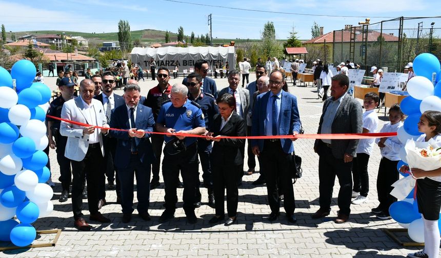 Tomarza'da Öğrenciler Bilim Fuarı’nda Projelerini Sergiledi