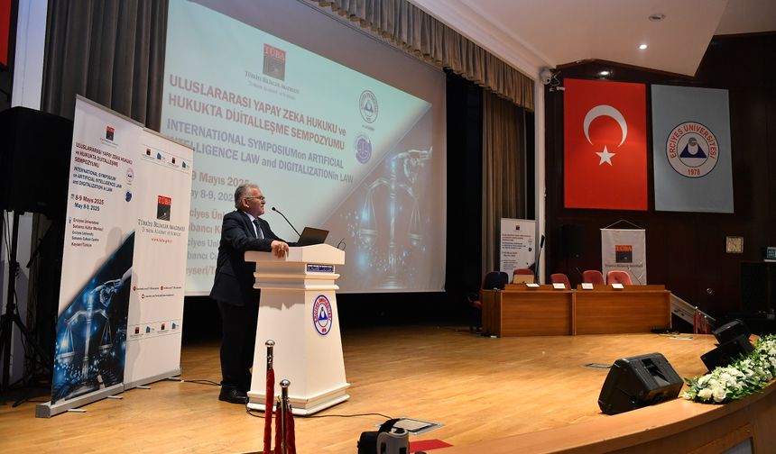 Başkan Büyükkılıç’tan Yapay Zekâ ve Akıllı Şehircilik İçin İş Birliği Çağrısı