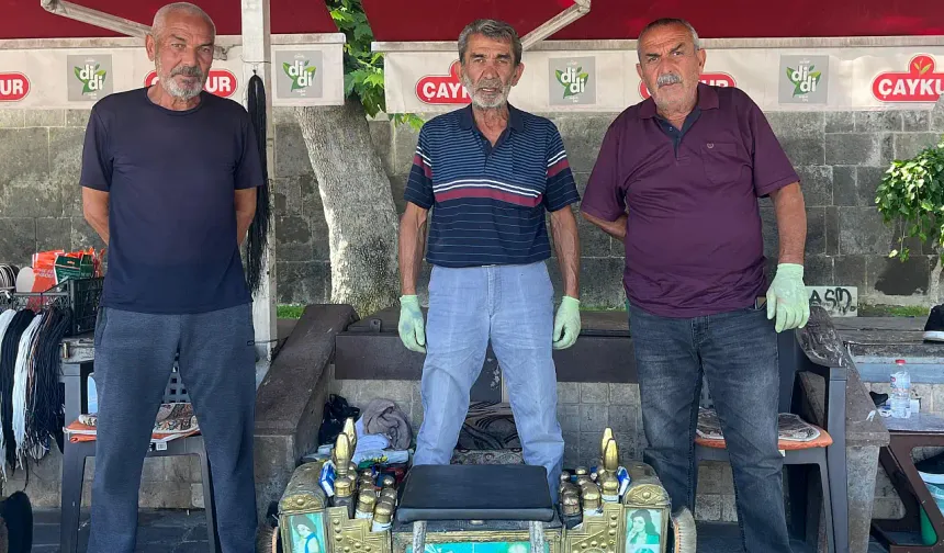 Kayseri Kalesi’nin Dibinde 3 Kardeşten 50 Yıllık Ayakkabı Boyacılığı Geleneği