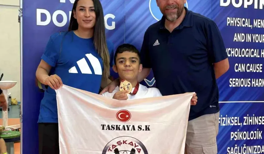 Kayserili Haltercilerden Türkiye Şampiyonası'nda Çifte Altın Zafer
