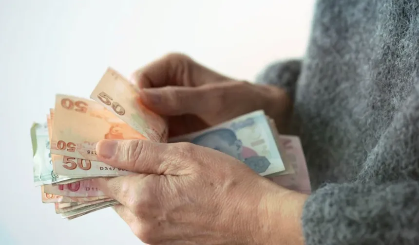 Emekli ve memur maaşlarına zammı belli oldu