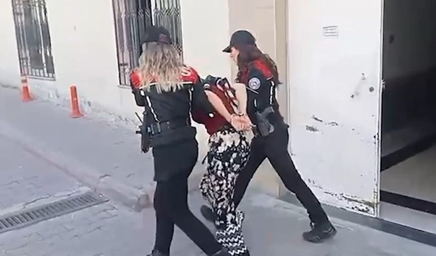 Hırsızlıktan aranan kadınlar yakalandı