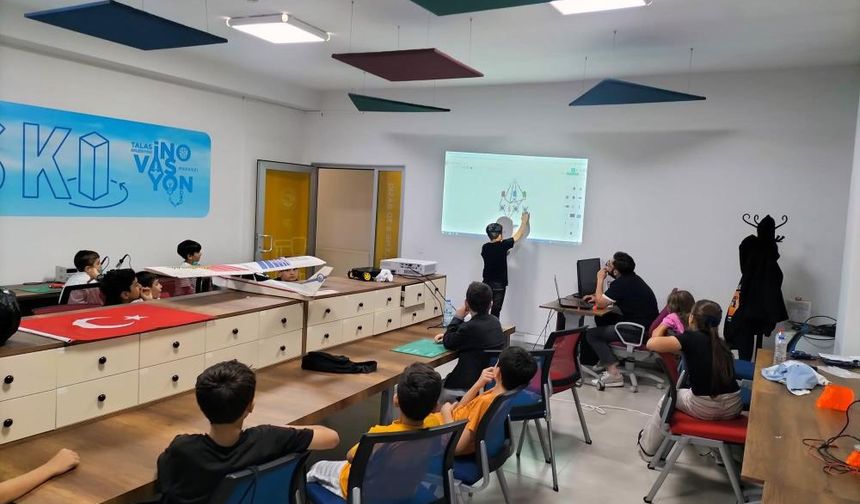 Talas Belediyesi’nden Geleceğin Teknoloji Yıldızlarına Yaz Desteği